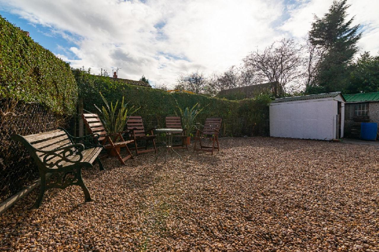 ווית'נשו Beautiful 6 Bedroom Holiday Home, Manchester מראה חיצוני תמונה