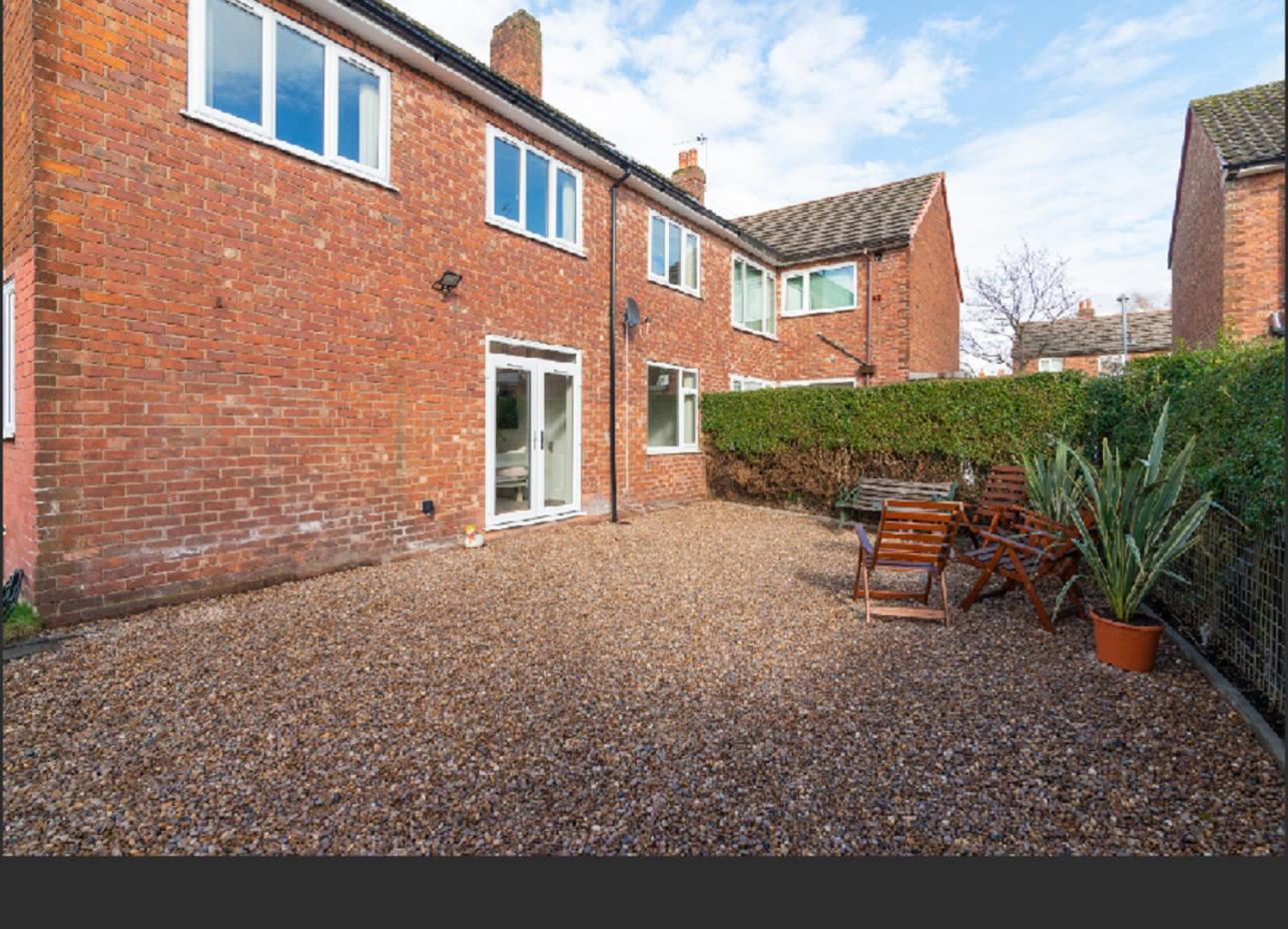 ווית'נשו Beautiful 6 Bedroom Holiday Home, Manchester מראה חיצוני תמונה